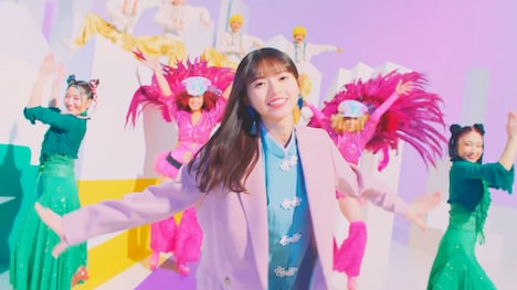 ブルボン「フェットチーネグミ」新テレビCM「フェットチーネフェス！」編のワンシーン。