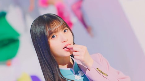 ブルボン「フェットチーネグミ」新テレビCM「フェットチーネフェス！」編のワンシーン。