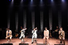 「ゴスペラーズ LIVE #ライブハウスからハーモニーを 2 ～今夜はカップリング三昧～」の様子。