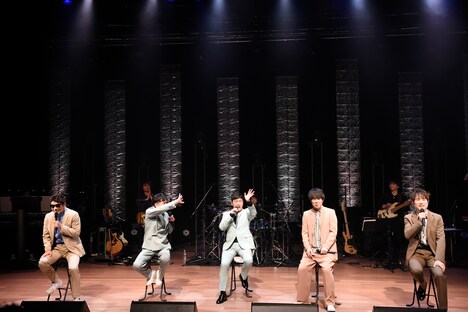 「ゴスペラーズ LIVE #ライブハウスからハーモニーを 2 ～今夜はカップリング三昧～」の様子。