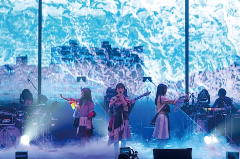 「sora tob sakana last oneman live『untie』」の様子。(c)2020 PONY CANYON INC. / Zi:zoo.co.,Ltd.