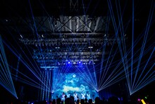 「神宿 Zepp Tour 2020-2021 Bloom of Life」最終公演の様子。