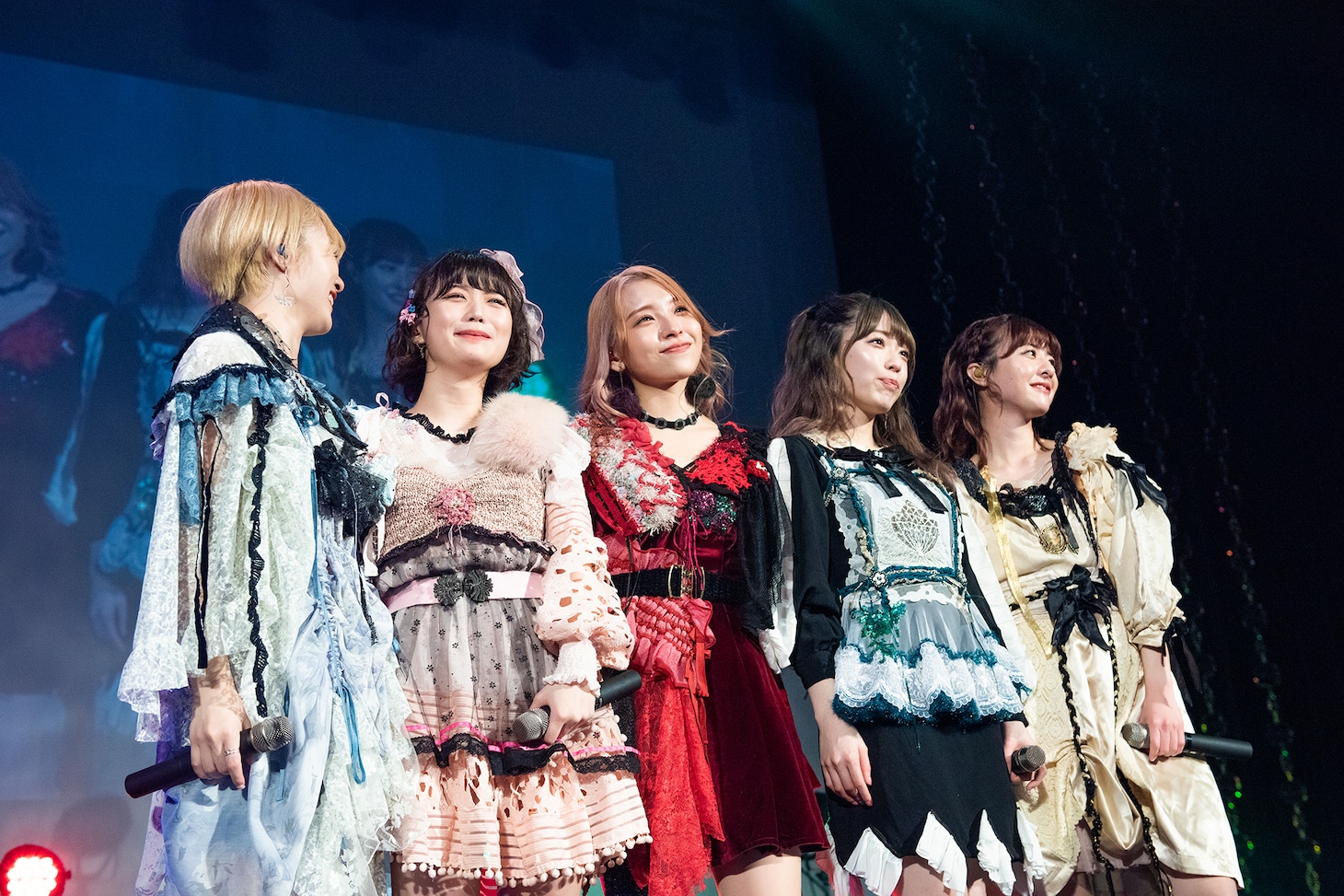「神宿 Zepp Tour 2020-2021 Bloom of Life」最終公演の様子。
