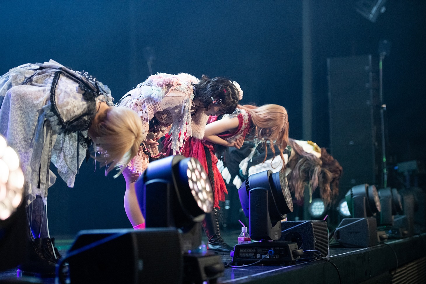 「神宿 Zepp Tour 2020-2021 Bloom of Life」最終公演の様子。