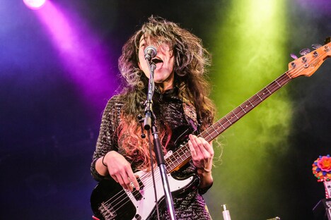 マジル声児（B, Cho）（撮影：森好弘）