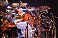 SATOち（Dr）（撮影：Susie）