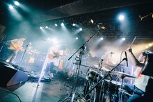 ROTH BART BARON「Tour 2020-2021『極彩色の祝祭』」東京公演の様子。（撮影：廣田達也）