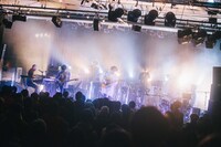 ROTH BART BARON「Tour 2020-2021『極彩色の祝祭』」東京公演の様子。（撮影：廣田達也）