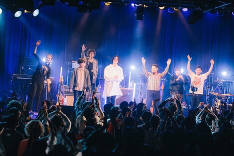 ROTH BART BARON「Tour 2020-2021『極彩色の祝祭』」東京公演の様子。(撮影:廣田達也)