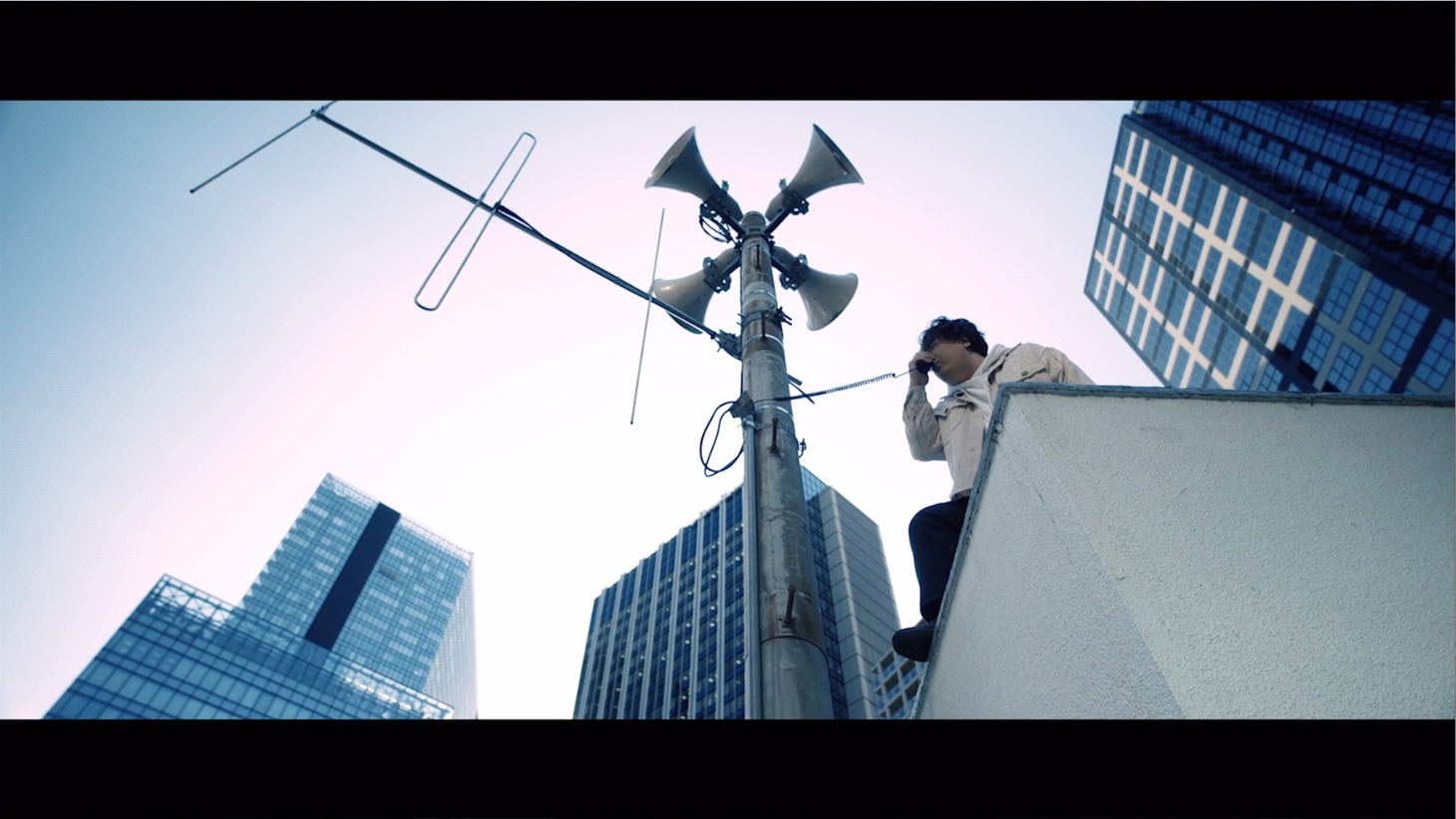 SawanoHiroyuki[nZk]「膏」ミュージックビデオより。