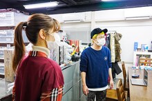 渡辺淳之介と対面した柏木由紀。