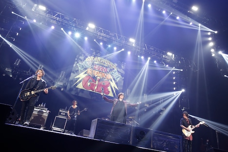 BREAKERZのライブの様子。(撮影:キセキミチコ)