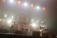 OxTのライブの様子。（撮影：キセキミチコ）