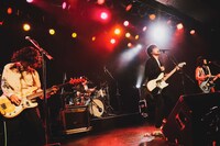 山中さわお「NONOCULAR VIOLET TOUR」東京・LIQUIDROOM公演の様子。（撮影：岩佐篤樹）