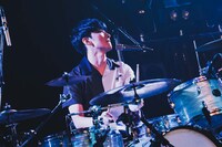 千葉オライリー（Dr / THE BOHEMIANS）（撮影：岩佐篤樹）