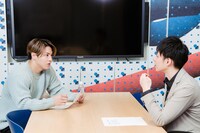 左からRIKUさん、林部智史さん。