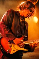 AKUN（G）（撮影：ハヤシサトル）