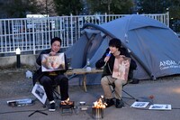 徳井義実と藤原樹。（Photo by AZUSA TAKADA）