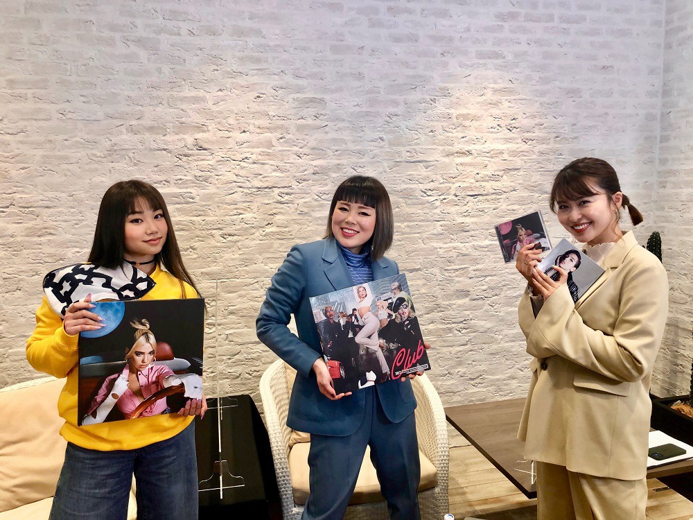左からRIRI、藤原しおり、三原勇希。