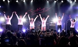 「ベッド・イン東名阪ツアー2021 祝!おギグDVD発射記念~バブルは続くよ、どこまでも~」東京・LIQUIDROOM公演の様子。(写真提供:合同会社スイートスポット)