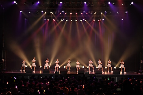 「Hello! Project 研修生発表会 2021 3月 ～Yell～」東京・Zepp Tokyo公演の様子。（写真提供：アップフロントプロモーション）