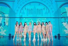 TWICE「NTTdocomo新体感ライブCONNECT Special Live 『TWICE in Wonderland』」の様子。（Photo by MuCreative）