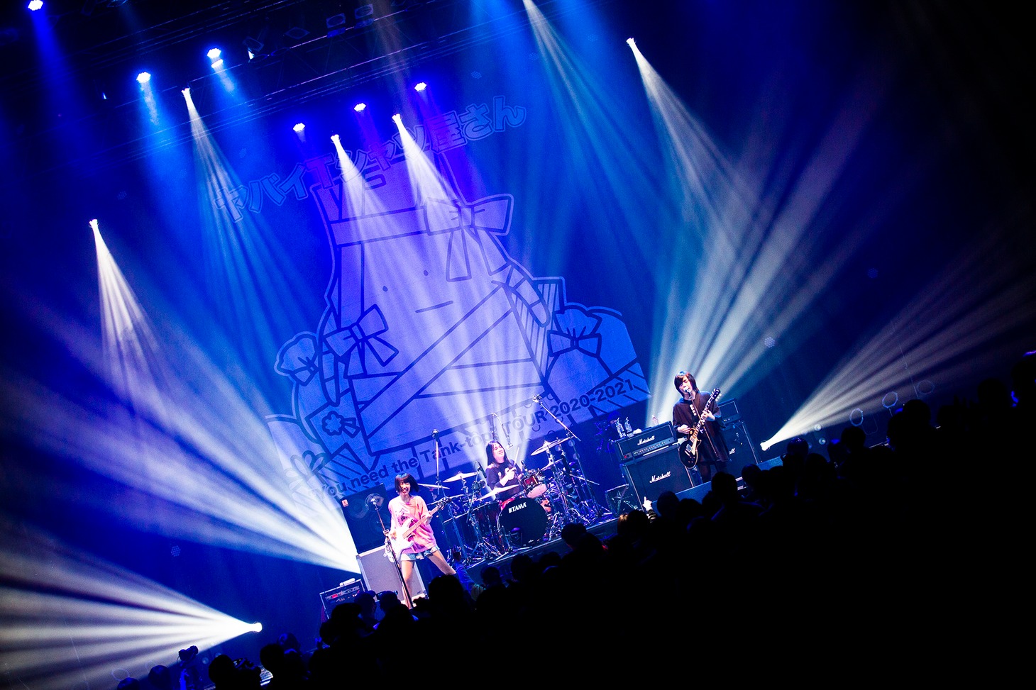 ヤバイTシャツ屋さん「ヤバイTシャツ屋さん “You need the Tank-top” TOUR 2020-2021」東京・Zepp Tokyo公演の様子。（撮影：オイケカオリ）