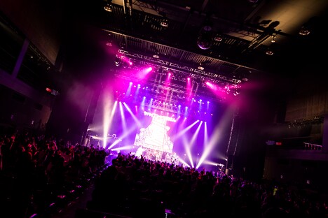 ヤバイTシャツ屋さん「ヤバイTシャツ屋さん “You need the Tank-top” TOUR 2020-2021」東京・Zepp Tokyo公演の様子。(撮影:オイケカオリ)