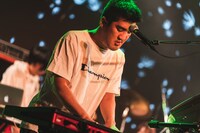 mono（Key）（撮影：真島洸 / Cuon）