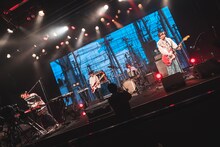 「るるちゃんの自殺配信」を演奏する神聖かまってちゃん。（撮影：真島洸 / Cuon）