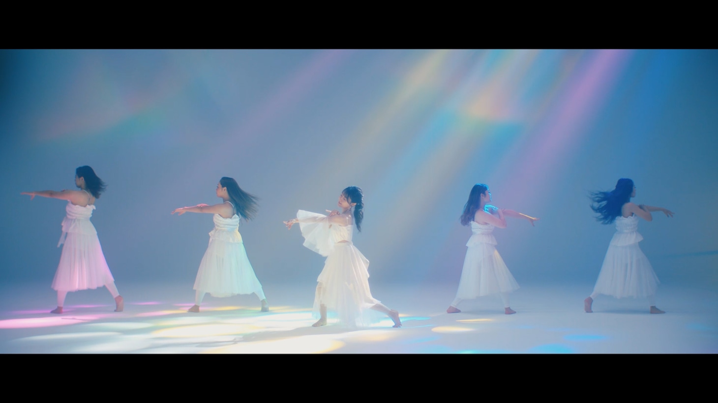 小倉唯「Clear Morning」ミュージックビデオより。