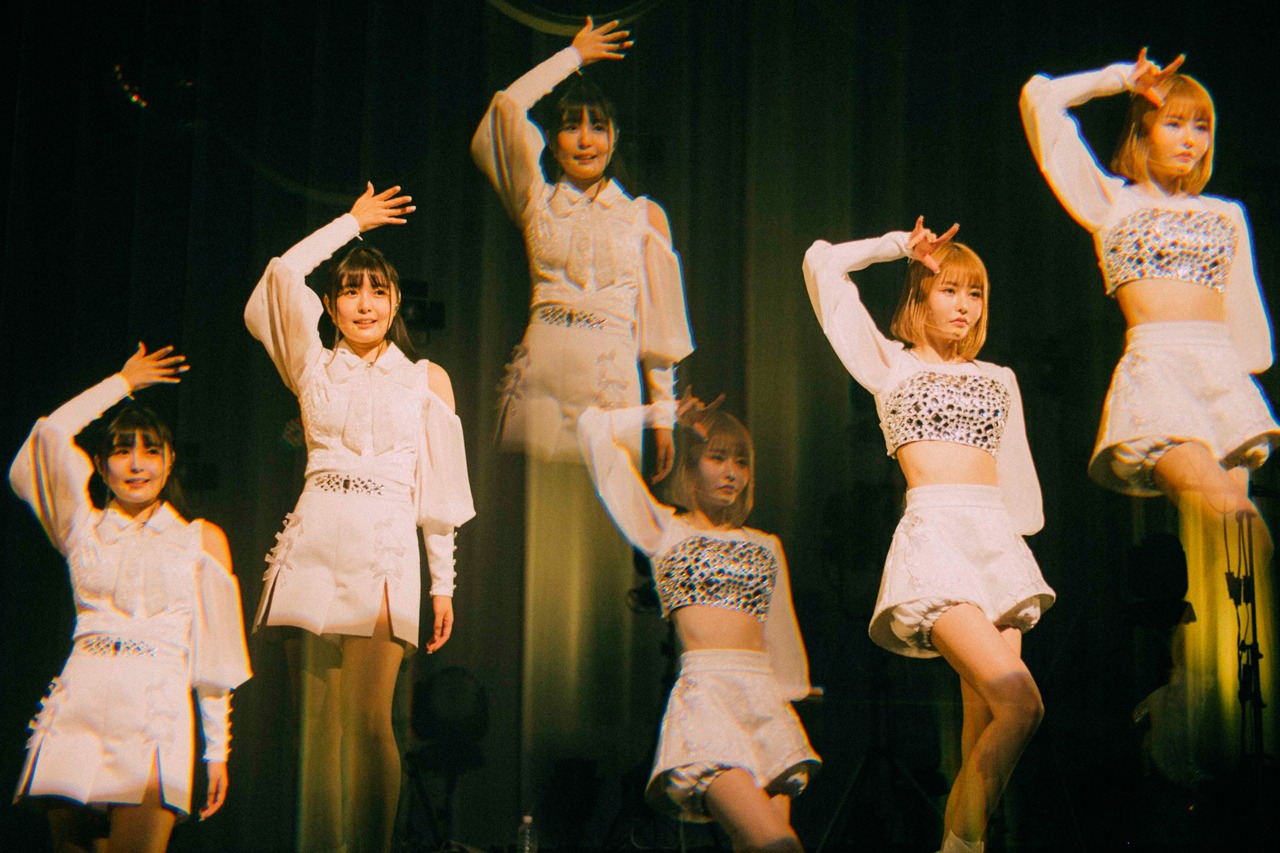 femme fatale「頓知気さきな生誕祭『今日から頑張る！2021』」の様子。（写真撮影：横山マサト）