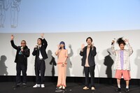 左から土井裕泰、菅田将暉、Awesome City Club。