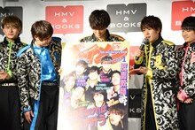 “もう1枚の表紙”を発表するBOYS AND MEN。