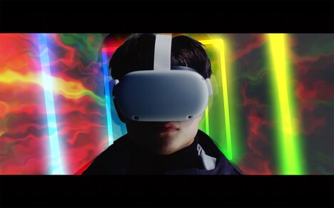 PKCZ「GLAMOROUS」ミュージックビデオのワンシーン。