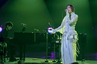 「蒼井翔太 ONLINE LIVE at 日本武道館 うたいびと」の様子。