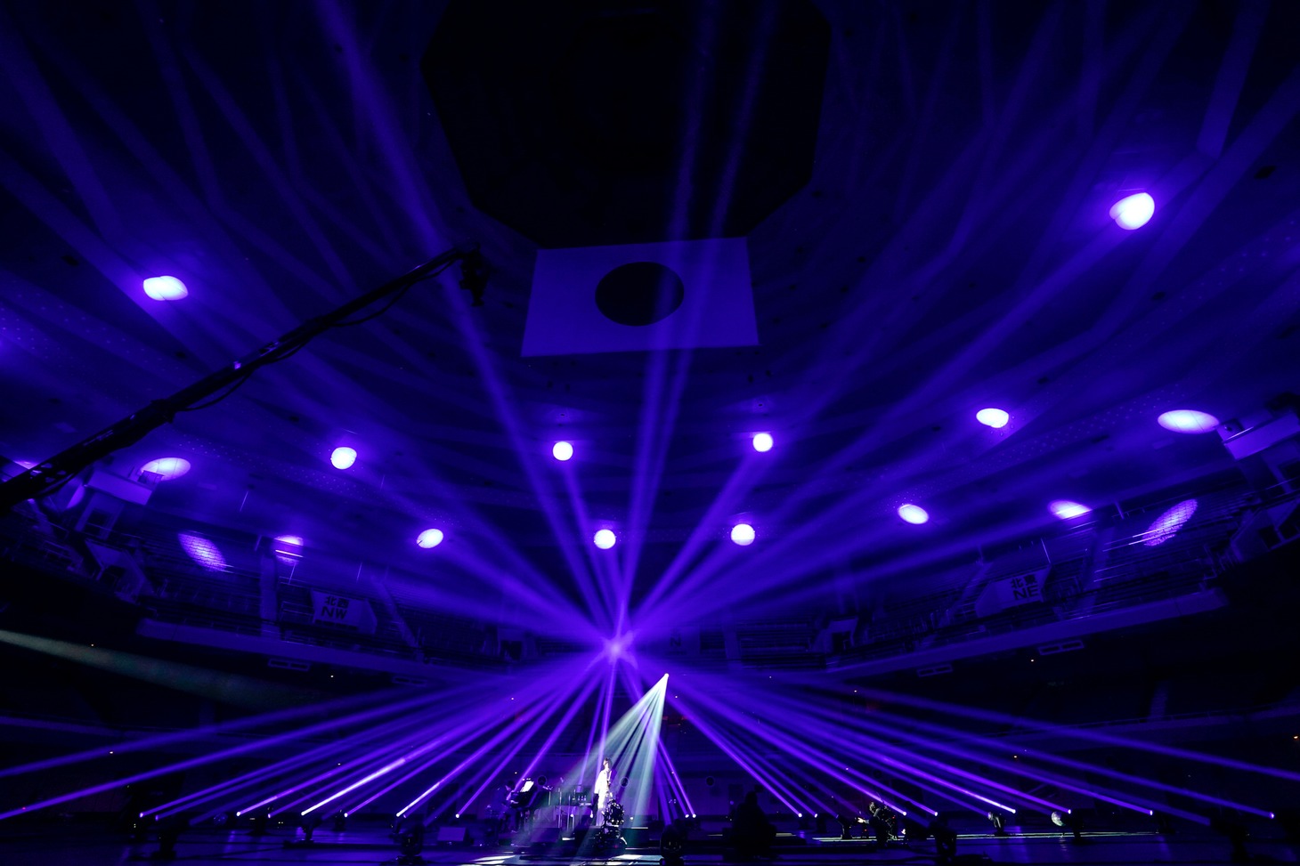 「蒼井翔太 ONLINE LIVE at 日本武道館 うたいびと」の様子。
