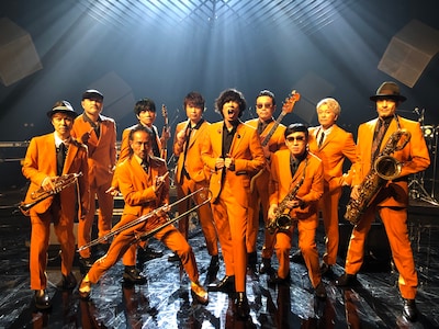 東京スカパラダイスオーケストラと川上洋平（[Alexandros]）。