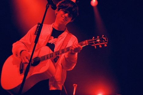 金井政人（Vo, G）（撮影：後藤壮太郎）