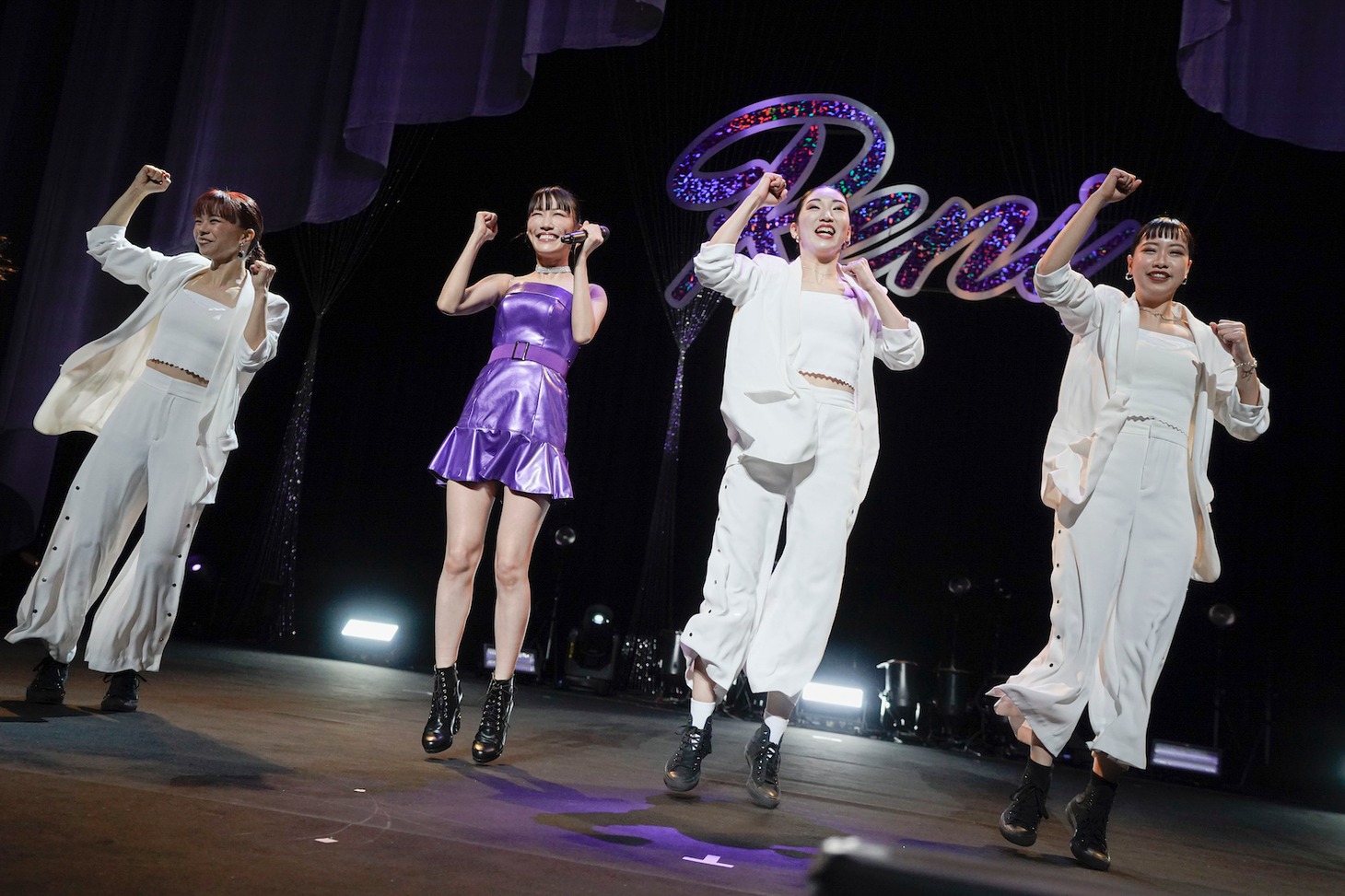 高城れに「まるごとれにちゃん0202スプリングツアー2021」愛知・名古屋国際会議場センチュリーホール公演の様子。（撮影：上飯坂一 ）