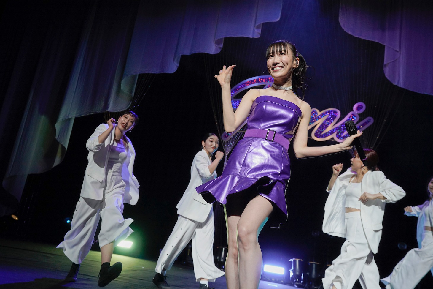 高城れに「まるごとれにちゃん0202スプリングツアー2021」愛知・名古屋国際会議場センチュリーホール公演の様子。（撮影：上飯坂一 ）