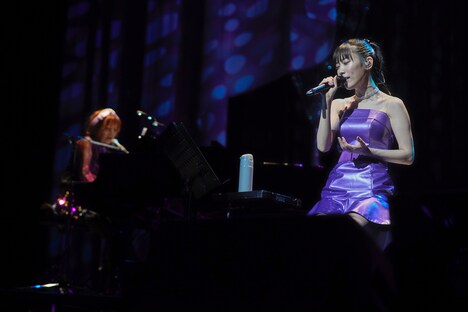 高城れに「まるごとれにちゃん0202スプリングツアー2021」愛知・名古屋国際会議場センチュリーホール公演の様子。（撮影：上飯坂一 ）