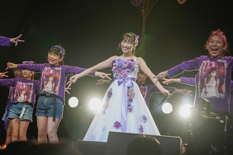 高城れに「まるごとれにちゃん0202スプリングツアー2021」愛知・名古屋国際会議場センチュリーホール公演の様子。（撮影：上飯坂一 ）