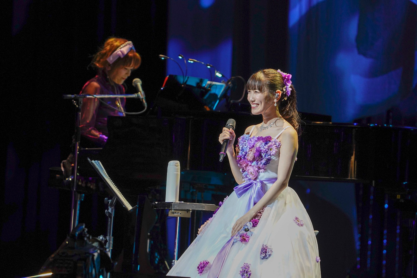 高城れに「まるごとれにちゃん0202スプリングツアー2021」愛知・名古屋国際会議場センチュリーホール公演の様子。（撮影：上飯坂一 ）