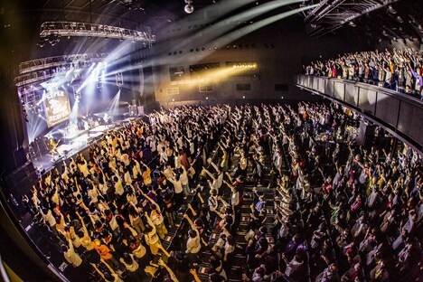 SUPER BEAVER「SUPER BEAVER『アイラヴユー』Release Tour 2021 ~ 愛とラクダ、15周年ふりかけ ~」東京・Zepp Haneda(TOKYO)公演の様子。(撮影:青木カズロー)