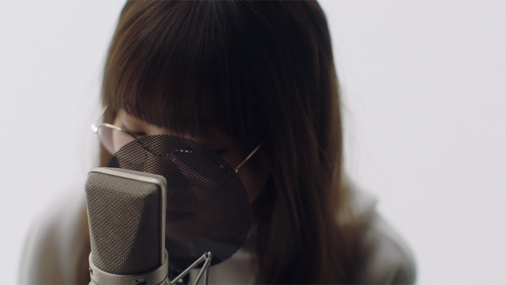 Aimer「地球儀 with Vaundy」ミュージックビデオより。