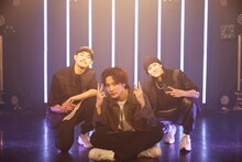 NOAとダンサー。（Photo by Yoshifumi Shimizu）