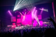 「須田景凪 HALL TOUR 2021 "Billow"」東京・LINE CUBE SHIBUYA(渋谷公会堂)3月13日公演の様子。(Photo by Takeshi Yao)