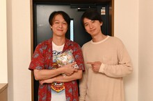 左から丸山隆平、大倉忠義。 (c)フジテレビ