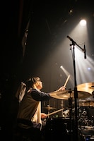 マツイユウキ（Dr）（撮影：翼、）